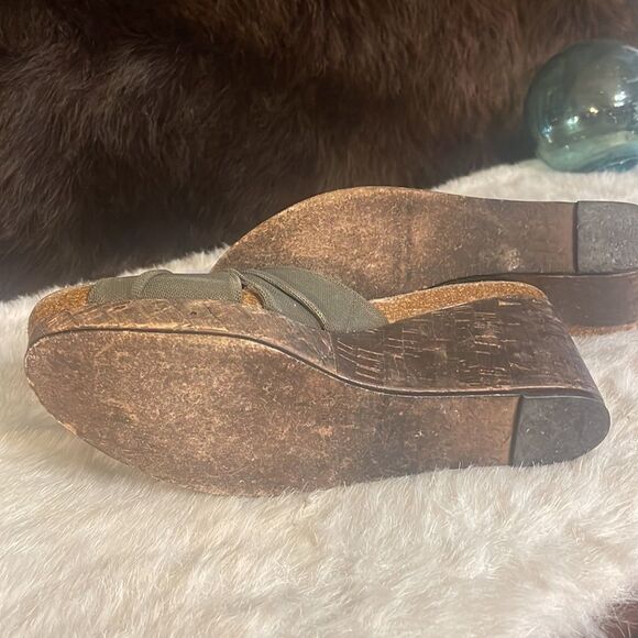 Donald pliner wedge shoes 8.5 (5502) - Picture 9 of 10